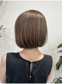 脱白髪染めハイライトイメチェングレーベージュレ似合わせカット