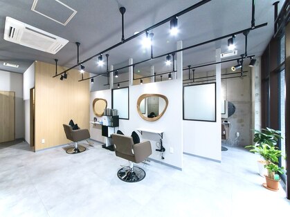 リジー 京橋(LYZY)の写真