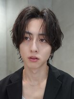 テン 心斎橋(tenn.)&nbsp;メンズセンターパート七三分けパートニュアンスパーマ刈り上げ