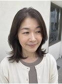 赤みを抑えて白髪を自然になじませた艶ブラウン