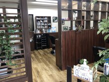 メンズヘアーファイン(Men’s Hair FINE)の雰囲気（半個室にて、ゆったりお過ごし頂けます。）