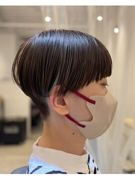 リト(ri_to) 大人女子にオススメ　刈り上げショート