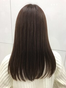 サロンドユー ベルポート本店(SALON DE U) ツヤツヤストレートヘア×ナチュラルアッシュ