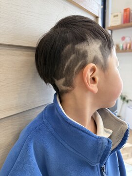 ペイジバイネオリーブ 吉祥寺店(Paige by Neolive) キッズカット　刈り上げ　流れ星