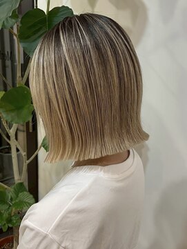 メリー オオサカ(Merly Osaka) くびれボブ×アッシュベージュバレイヤージュ