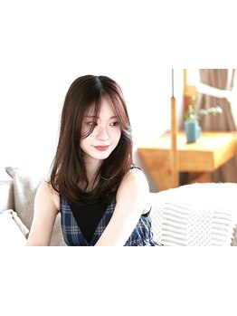 日常の喧騒から離れ,贅沢な時を悠々と　オトナの為の少人数制サロン。上質な製品を熟練の技術と共に