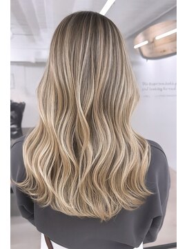 ヘアサロン エフ 渋谷(F) #バレイヤージュ　#ブロンドベージュ　#ミルクティーベージュ