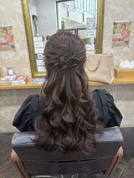 ヘアセットアンドエクステンションショールーム(SHOW ROOM) ハーフアップ