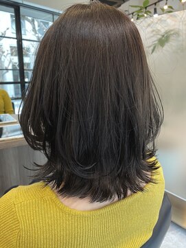 ビーツ(beats) 大人ガーリーミディアムレイヤーカット