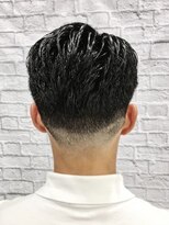 ミーティア バイ クアトロ(Meteor By QUATRO) フェイド刈り上げバーバースタイル