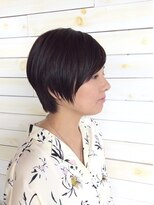 ラック 辻堂(LUCK) 前下がりのショートヘアでレディな雰囲気をあと押し