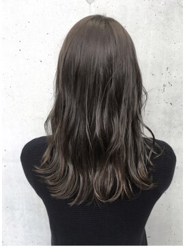 ネイヴィル オモテサンドウ(navile omotesando) 【yuka】ブリーチなし、アッシュグレージュカラー