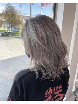 ケーアンドケー(K&K) ホワイトグレージュ