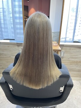 リーオオサカ(Lee Osaka) ホワイトベージュ×東芽生