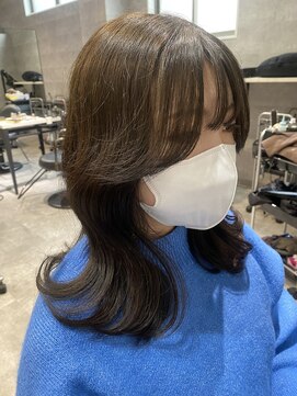 アンダーバーホワイト(_WHITE) 誰でも似合うくびれヘア