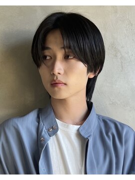 キュー(Cue_) 韓国風ナチュラルストレートセンターパート3【表参道】