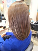 ヘアサロン フラット(hair salon flat) ミディアムボブ×ミルクティーベージュツヤ髪ストレート