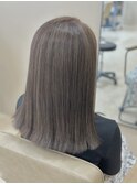 ハイライトベージュ×ミディアムボブ