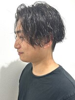 ヒュイル バイ ニアウ(Hwyl by Niau)&nbsp;メンズマッシュパーマニュアンスパーマスパイラルパーマ刈り上げ