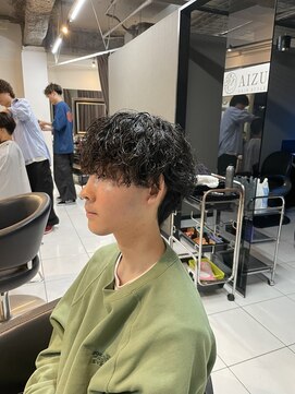 アイズ 海老名(AIZU) ツイストスパイラルパーマ ツイストパーマ ウルフカット 眉毛