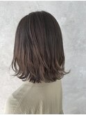 メルティ―カラーベージュ×ミディアムボブ