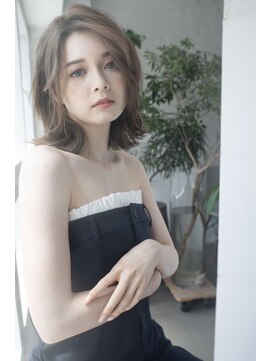 サードバイローラン(THiRD by ROULAND) ホワイトグレージュミニウルフ