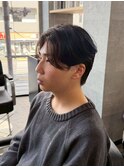 センターパートマッシュメンズツーブロックフェザーショート