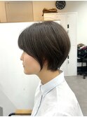小顔見せミニボブ切りっぱなしボブくびれボブ前髪あり外はね丸み