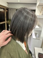 ワールドオーダー 天王寺店(WORLD ORDER)&nbsp;白髪活かし相談／ダークアッシュのぱつっとボブ