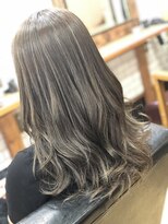 スリー(THREE)&nbsp;ハイライトグレージュ