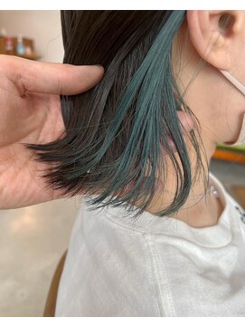 ルチェア ヘア(Lucea Hair) インナーダークグリーンぱつボブ