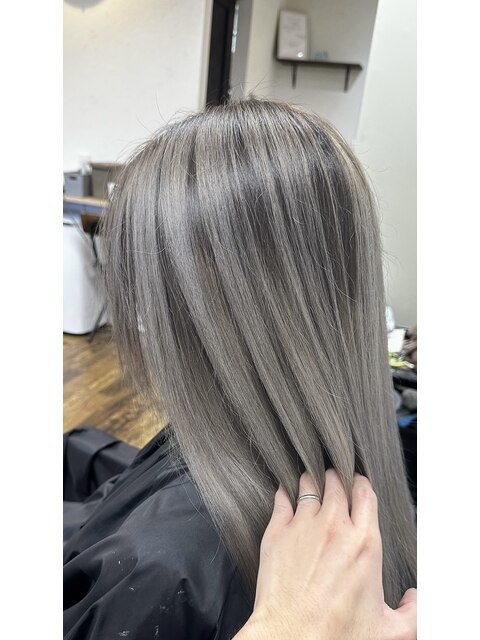 シルバー×バレイヤージュ【TELAHAIR鎌ヶ】