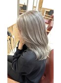 ホワイトベージュ