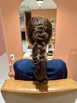 モイ(moi)&nbsp;ツイン編みおろしヘア