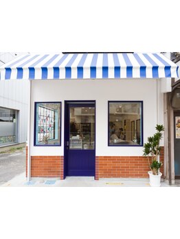 《駐車場あり》実力派の女性スタイリストのみ在籍◎主婦の方からご年配の方までリピーター多数の人気店♪