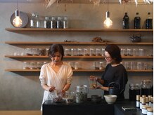オーガニック ヘアサロン クスクス(organic hair salon kusu kusu)の雰囲気(植物療法士によるカウンセリングブレンドハーブティー )