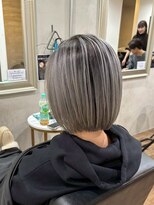 ヘアプレイスソル (HAIR PLACE SoL)&nbsp;ブリーチカラー/シルバーアッシュ/ボブカット