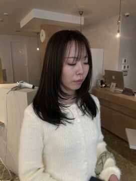 ユッカ 梅田(YUCCA) ミディアム/レイヤー/オリーブベージュ