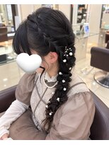 オフ(off)&nbsp;結婚式お呼ばれヘア｜サイド編みおろし