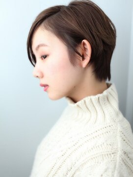 ネオリーブ クーロ(Neolive curro) 耳かけショートボブ(ストレート) 似合わせカット