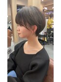 ショートボブ20代30代40代イヤリングカラー大人可愛い