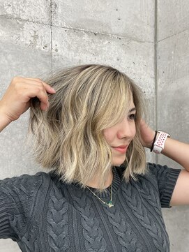 モニカ(MONIQA) ブロンドバレイヤージュ