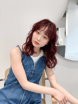 ジョエミバイアンアミ(joemi by Un ami) ミディアムニュアンスカール×レッドブラウンカラー