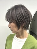 くびれショートボブグレイカラー白髪染め白髪ぼかしハイライト