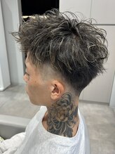 ビジネスマンにも人気！スタイリングのしやすさNo.1【フェードカット】