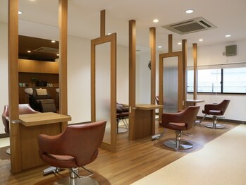 オリザヘアー 鎌取(oryza hair)の写真/【鎌取駅徒歩3分】駐車場完備のアクセス良好なサロン。ベテランスタイリストがマンツーマンで施術を担当◎