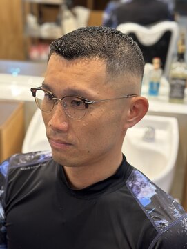 ゼロスバーバー(0's BARBER SHOP) 濡れパン/パンチパーマ/スキンフェード/アイロン/ベリーショート