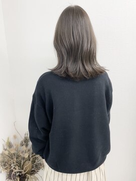 シー(shii..) 《shii../大黒》#シアーグレージュ#ブリーチなしダブルカラー