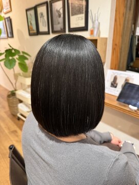 トモリヘアルーム (tomori Hair room) ネオメテオストレート 美髪ボブスタイル