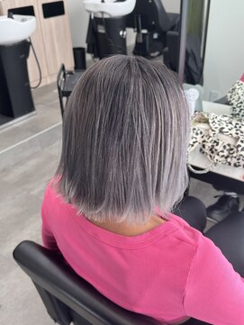 パヌポン(PANUPON) グレージュハイライトバレイヤージュダブルカラーケアブリーチ